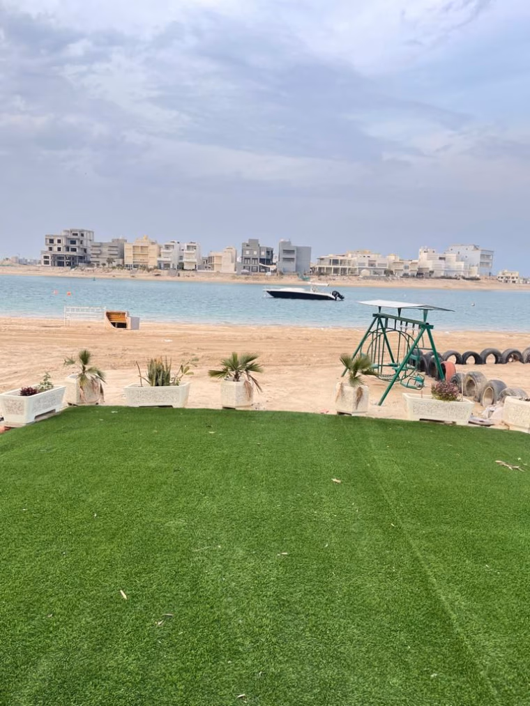 شاليه للايجار في صباح الاحمد البحرية - الخيران