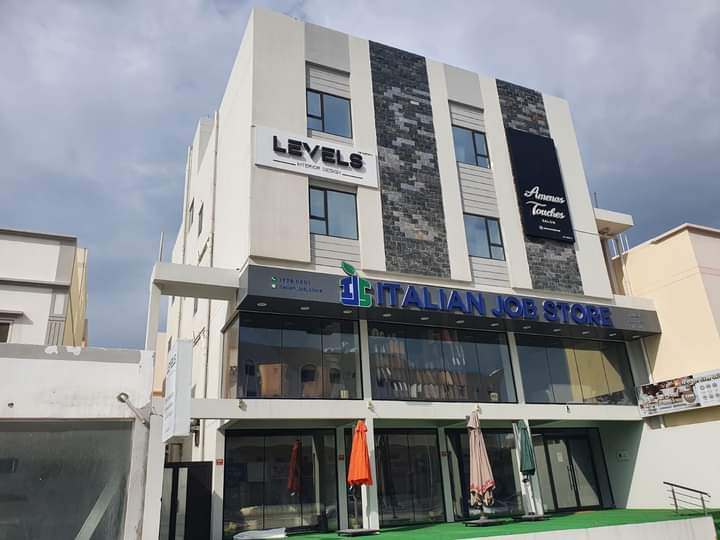 تجاري للإيجار في عالي