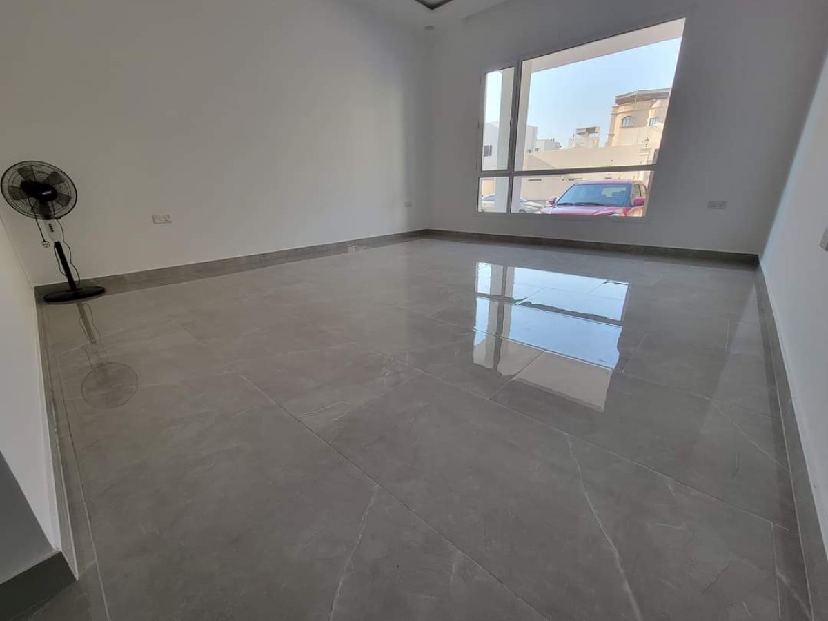 شقه للايجار جديده ديلوكس مع اطلاله بحريه في خليج توبلي