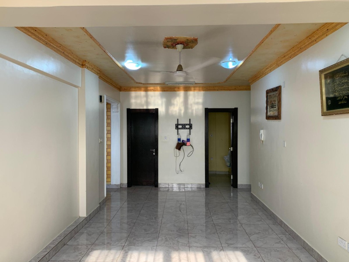 للايجار شقه كبيره شامل الكهرباء في اسكان سلماباد