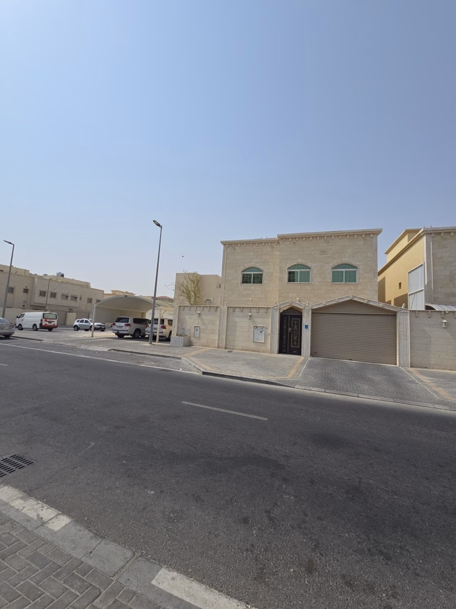 للبيع فيلا معيذر مؤجره اسكان