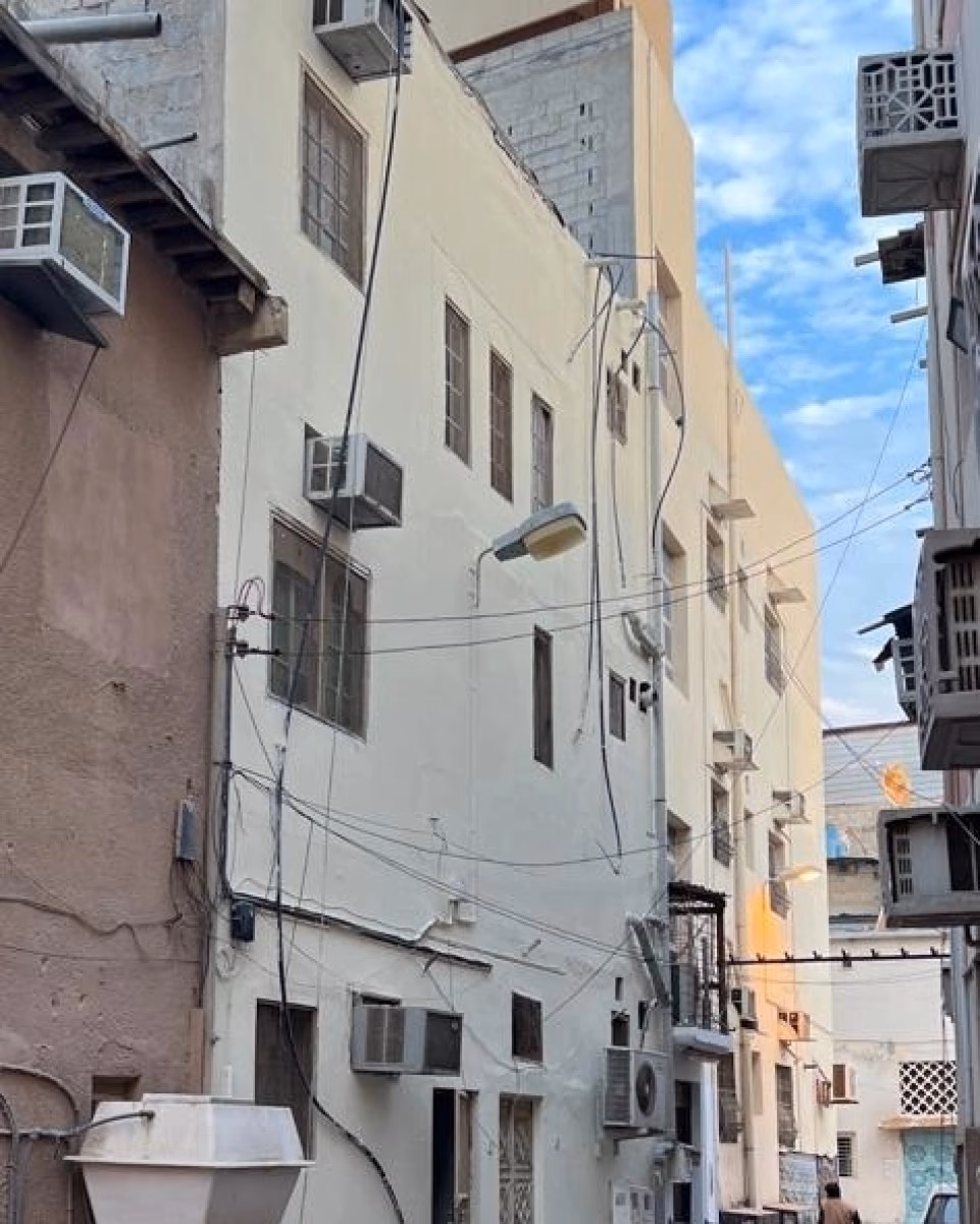 للبيع بنايه في المنامه3 شقق كبيرهالمساحه 98 مترالمدخول 390 دينارعدادات كاملهالمطلوب 70 الف دينار 39993932 عبدالفتاح حسن مسار المستقبل للعقارات مطلوب جميع العقارات من المالك مباشرة. @masar.bh@masar.bh