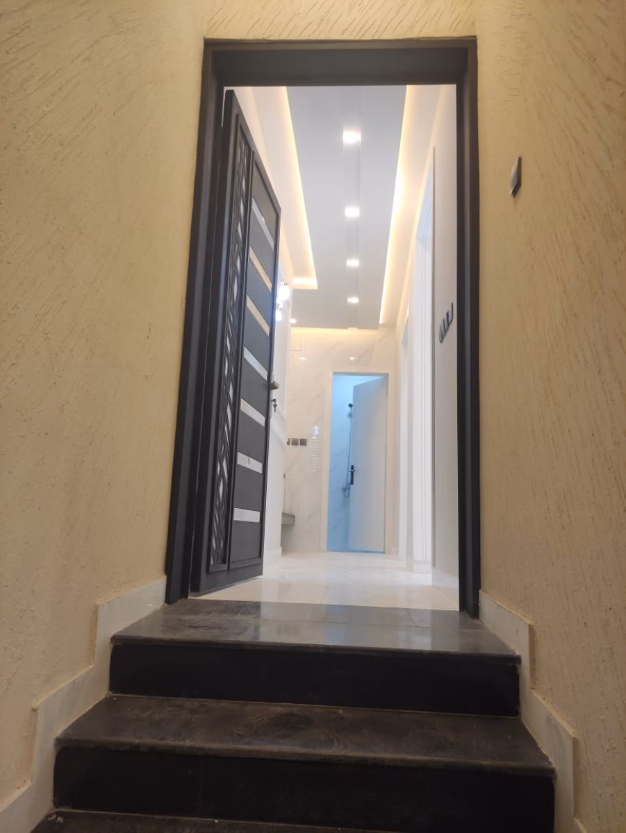 عماره مكونه من ٦ شقق للبيع