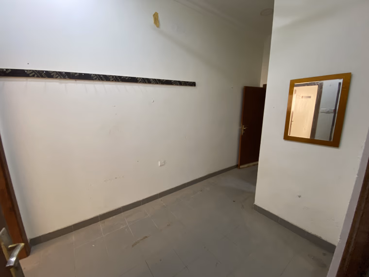 بنايه للإيجار في وسط المنامه