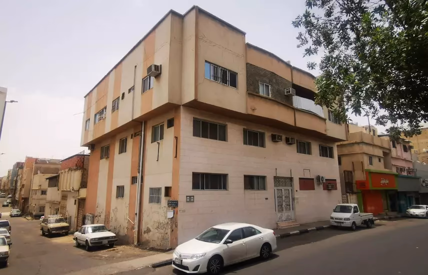 للبيع عمارة سكنية على شارع تجاري بالشهداء الشمالية