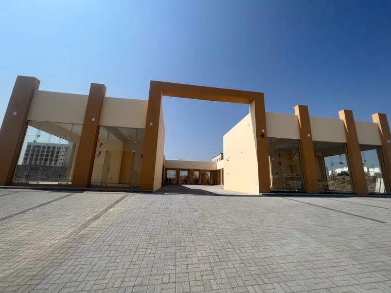 تجاري للايجار في السيب