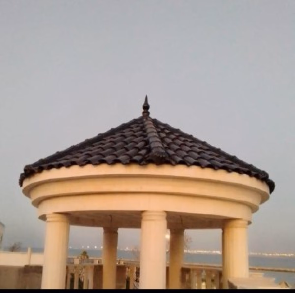 معلم قراميد والحديد توريدووتركيب جميع انواع قراميد والحديد