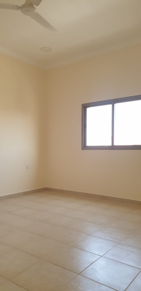 للايجار شقه كبيره في الدير